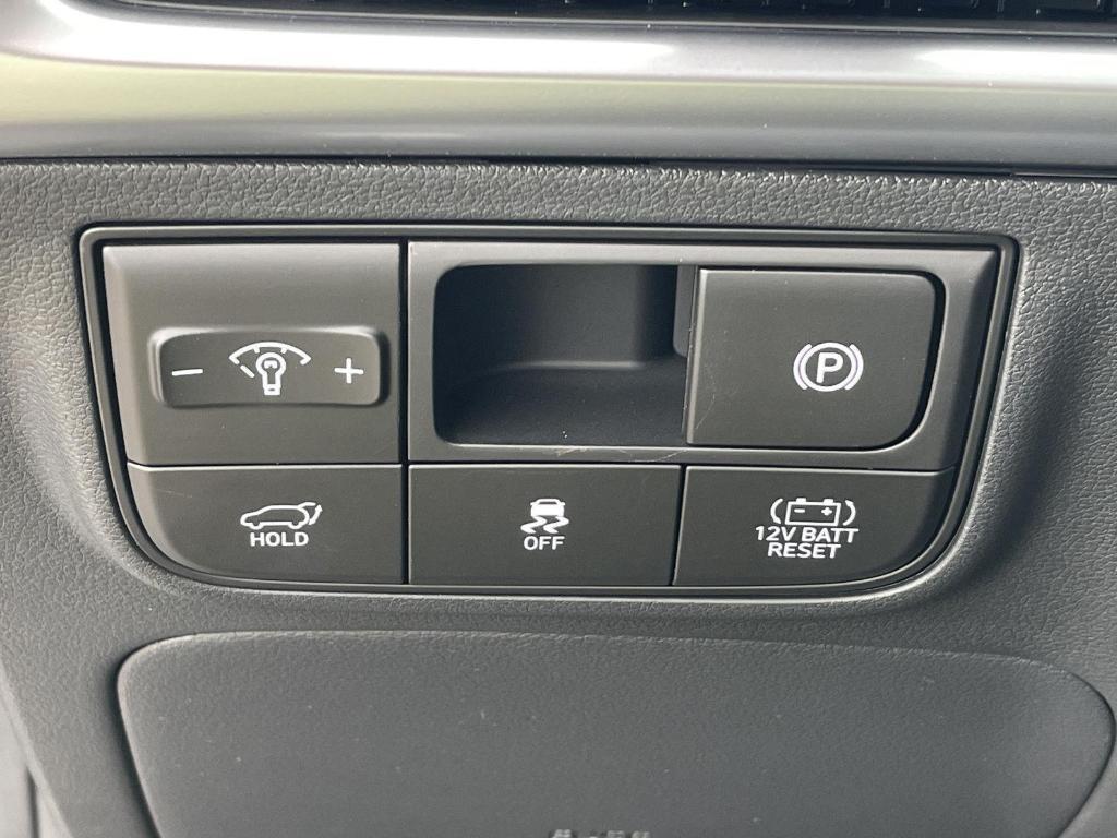 new 2025 Hyundai TUCSON Hybrid car, priced at $37,975