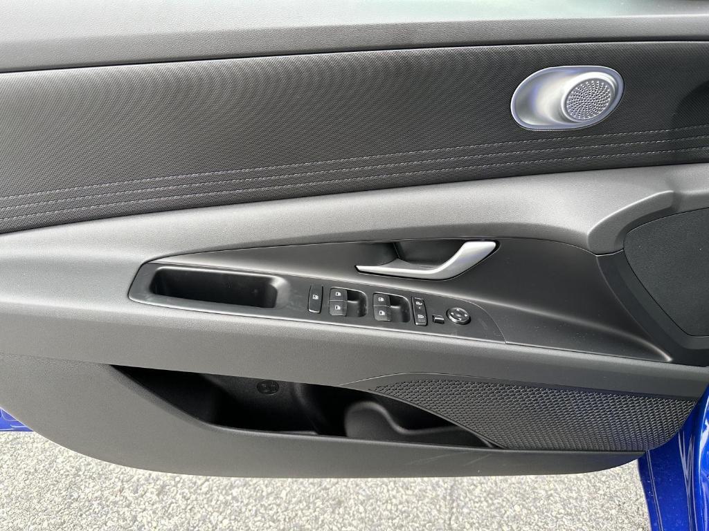 new 2025 Hyundai Elantra car, priced at $23,563