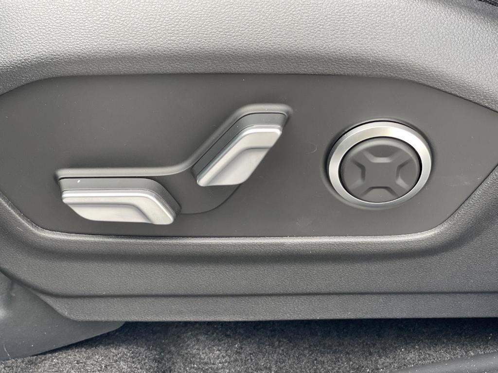 new 2025 Hyundai SANTA FE HEV car, priced at $47,768