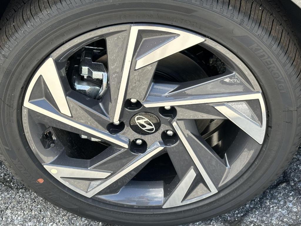 new 2025 Hyundai Elantra car, priced at $24,435