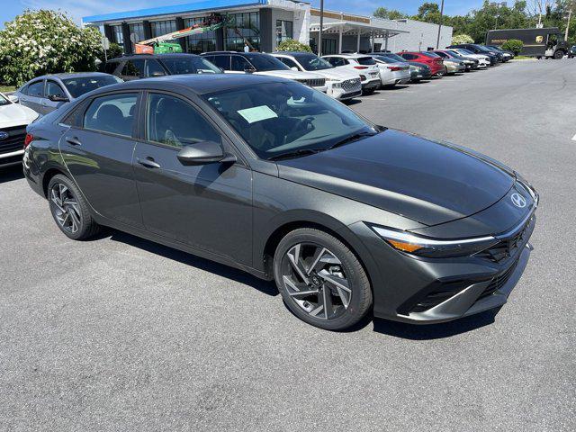 new 2024 Hyundai Elantra car, priced at $27,020