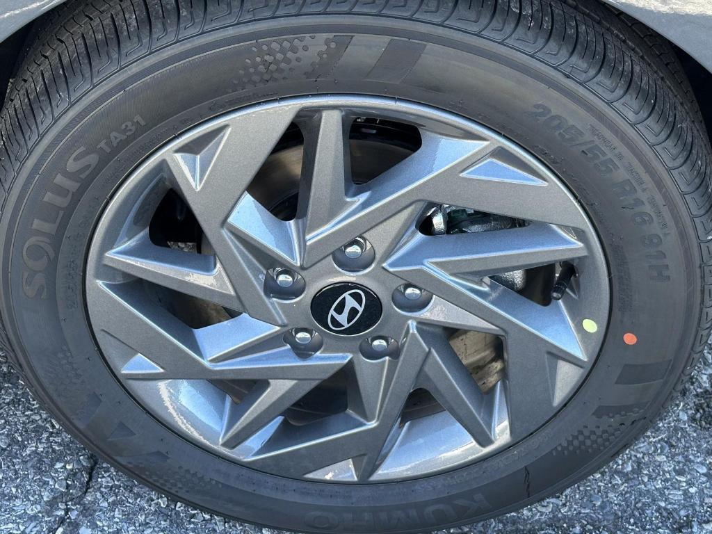 new 2026 Hyundai ELANTRA HEV car, priced at $26,789