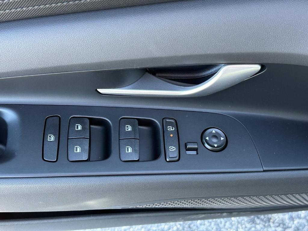 new 2026 Hyundai ELANTRA HEV car, priced at $26,789