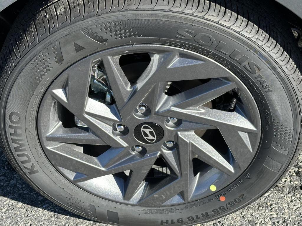 new 2026 Hyundai ELANTRA HEV car, priced at $26,789