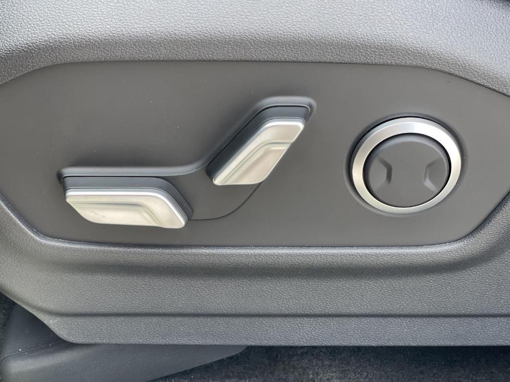 new 2025 Hyundai Santa Fe car, priced at $39,589