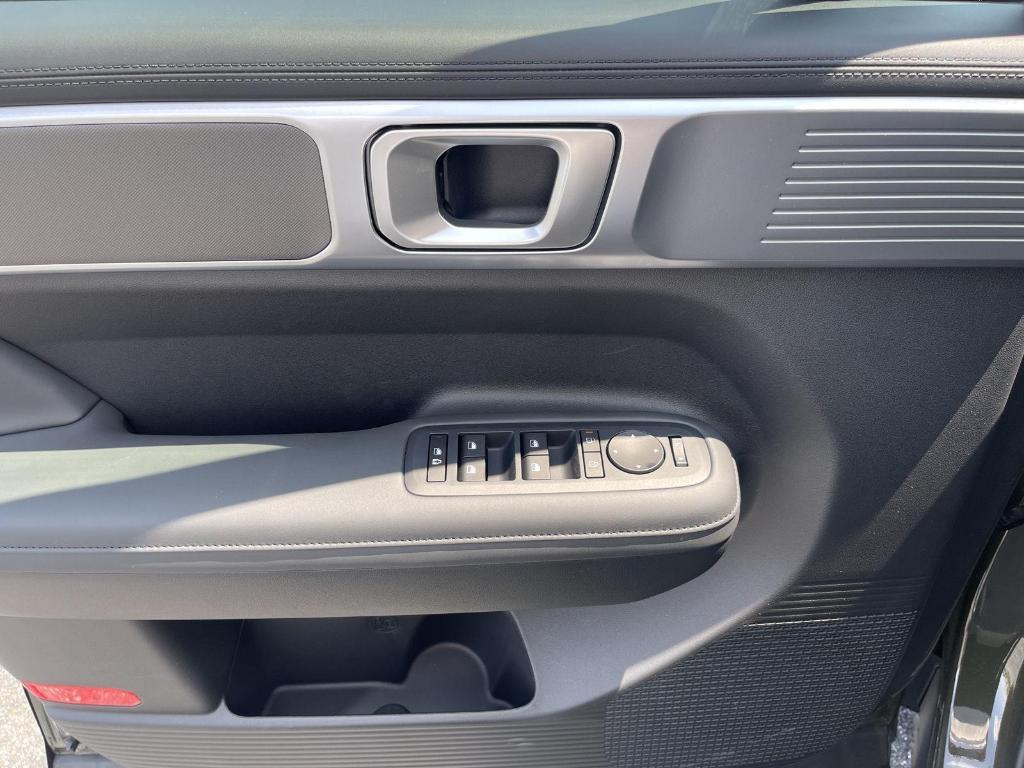 new 2025 Hyundai Santa Fe car, priced at $39,589