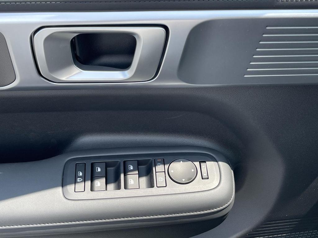 new 2025 Hyundai Santa Fe car, priced at $39,589