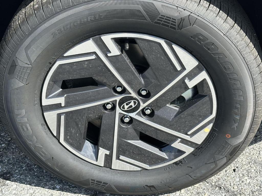 new 2025 Hyundai TUCSON Hybrid car, priced at $35,644