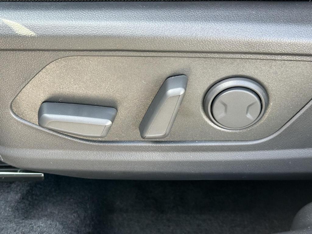 new 2025 Hyundai TUCSON Hybrid car, priced at $35,644