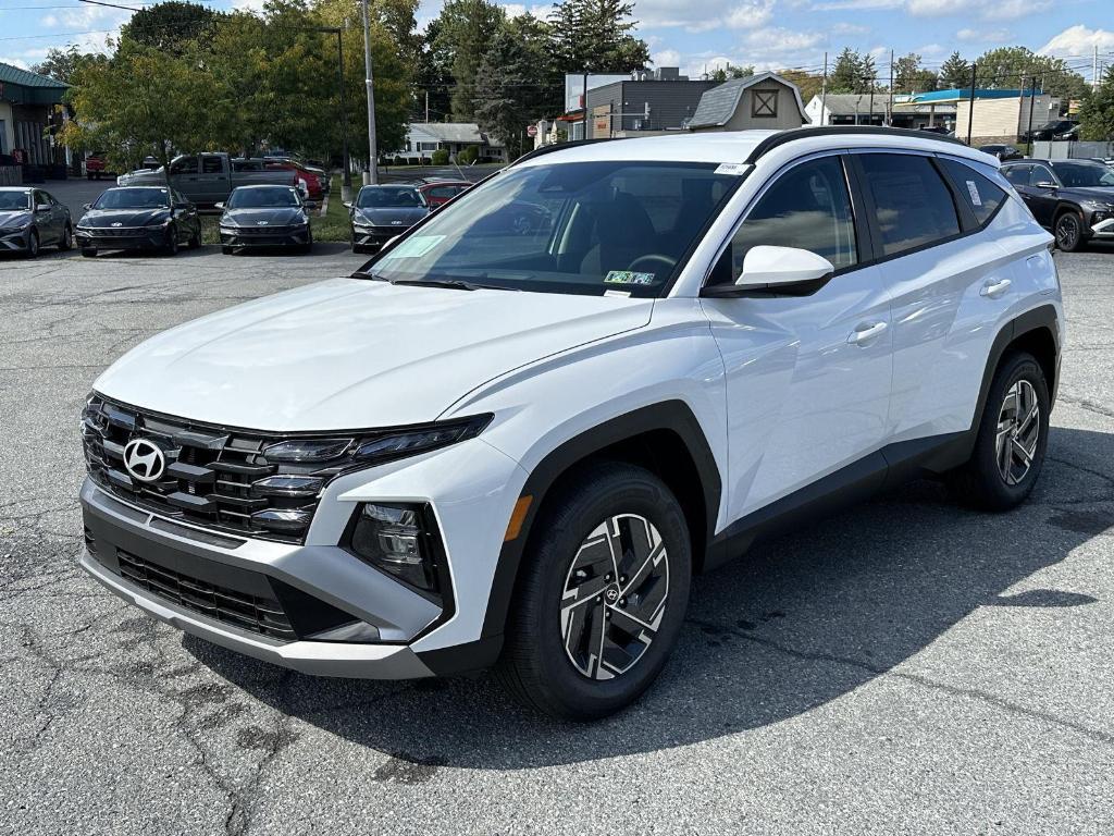 new 2025 Hyundai TUCSON Hybrid car, priced at $35,644