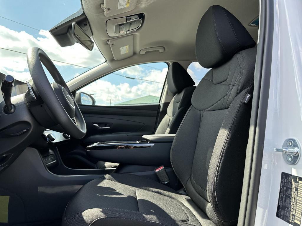 new 2025 Hyundai TUCSON Hybrid car, priced at $35,644