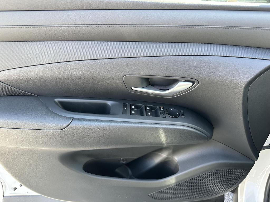 new 2025 Hyundai TUCSON Hybrid car, priced at $35,644