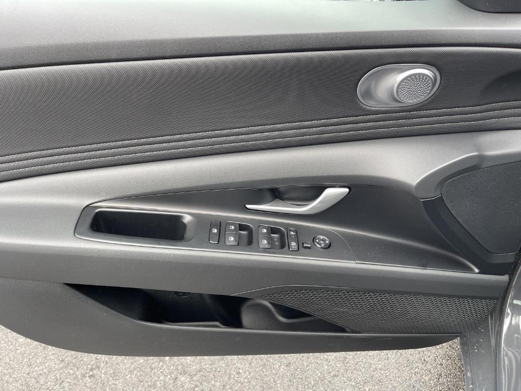 new 2025 Hyundai Elantra car, priced at $26,860