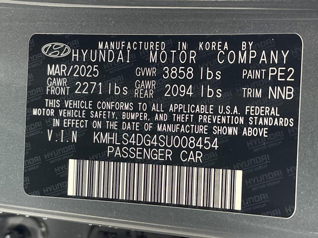 new 2025 Hyundai Elantra car, priced at $26,860