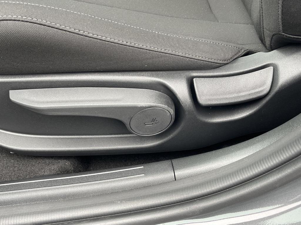 new 2025 Hyundai Elantra car, priced at $26,860