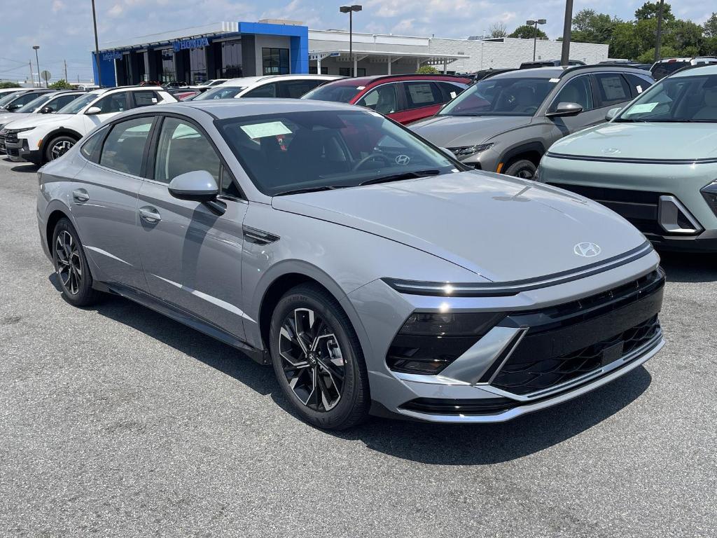 new 2025 Hyundai Sonata car, priced at $28,919