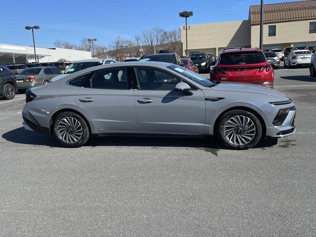 new 2025 Hyundai Sonata Hybrid car, priced at $32,875