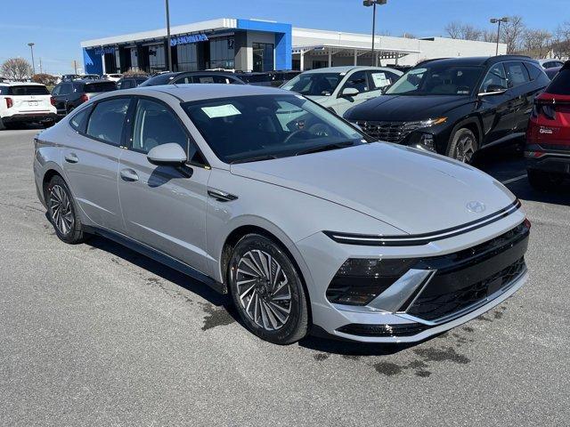 new 2025 Hyundai Sonata Hybrid car, priced at $32,875