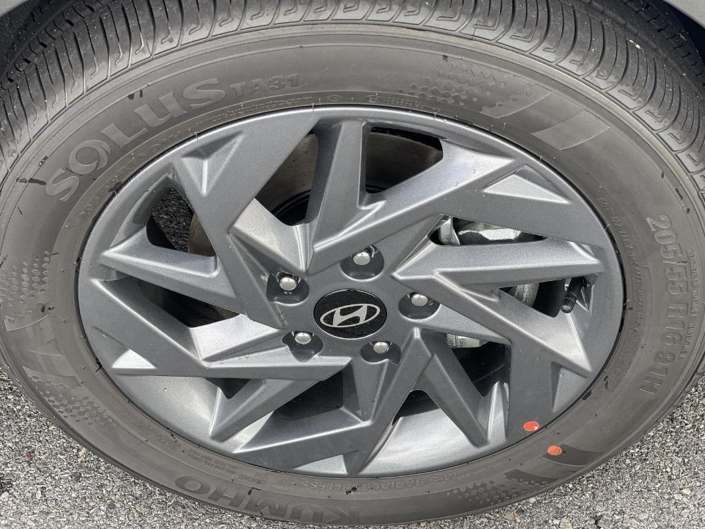 new 2025 Hyundai ELANTRA HEV car, priced at $26,697
