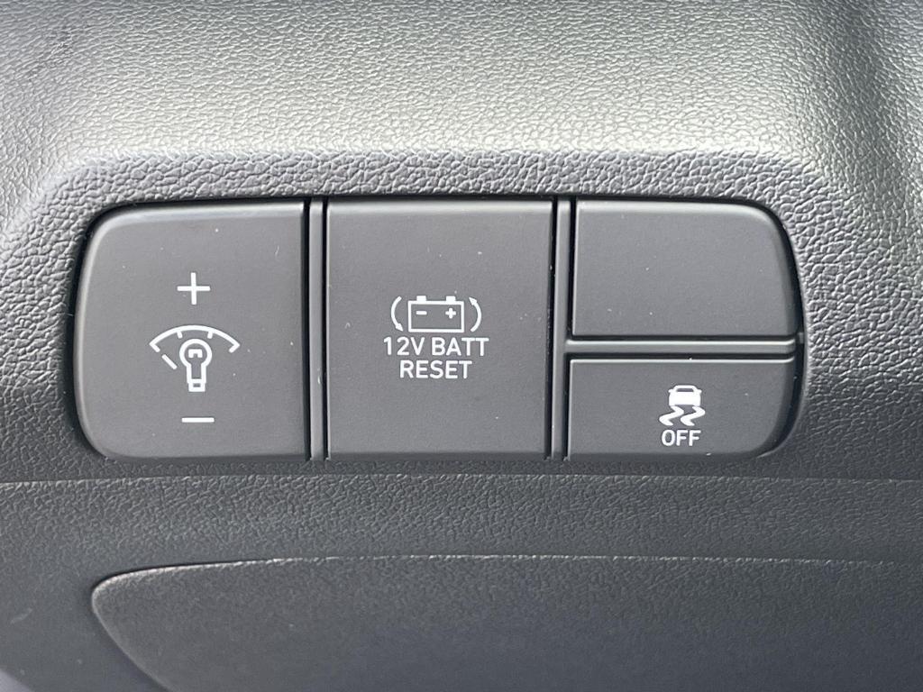 new 2025 Hyundai ELANTRA HEV car, priced at $26,697