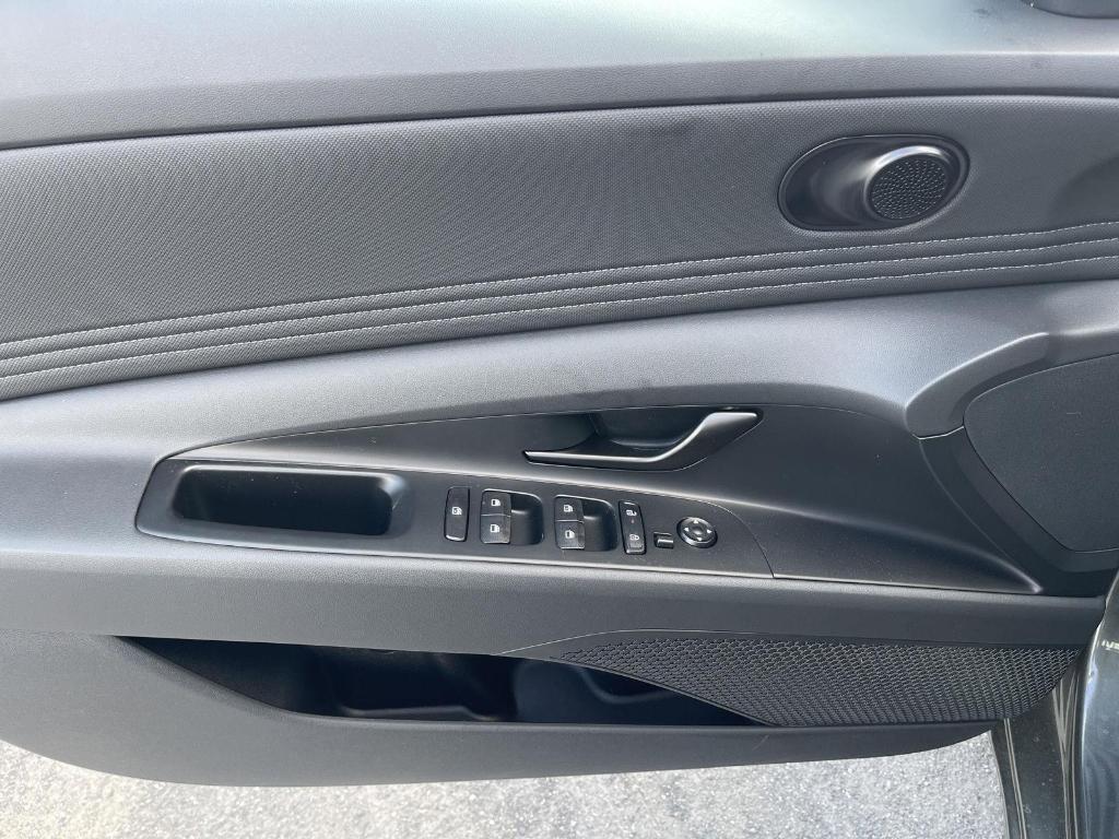 new 2025 Hyundai ELANTRA HEV car, priced at $28,607