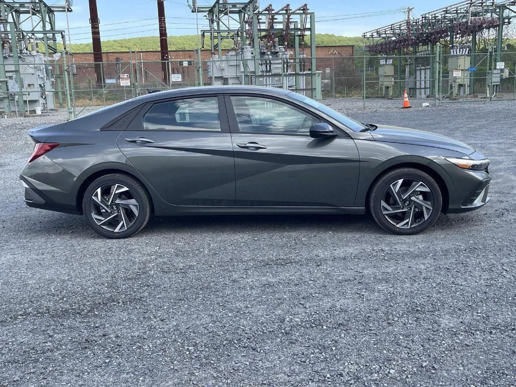 new 2025 Hyundai ELANTRA HEV car, priced at $28,607