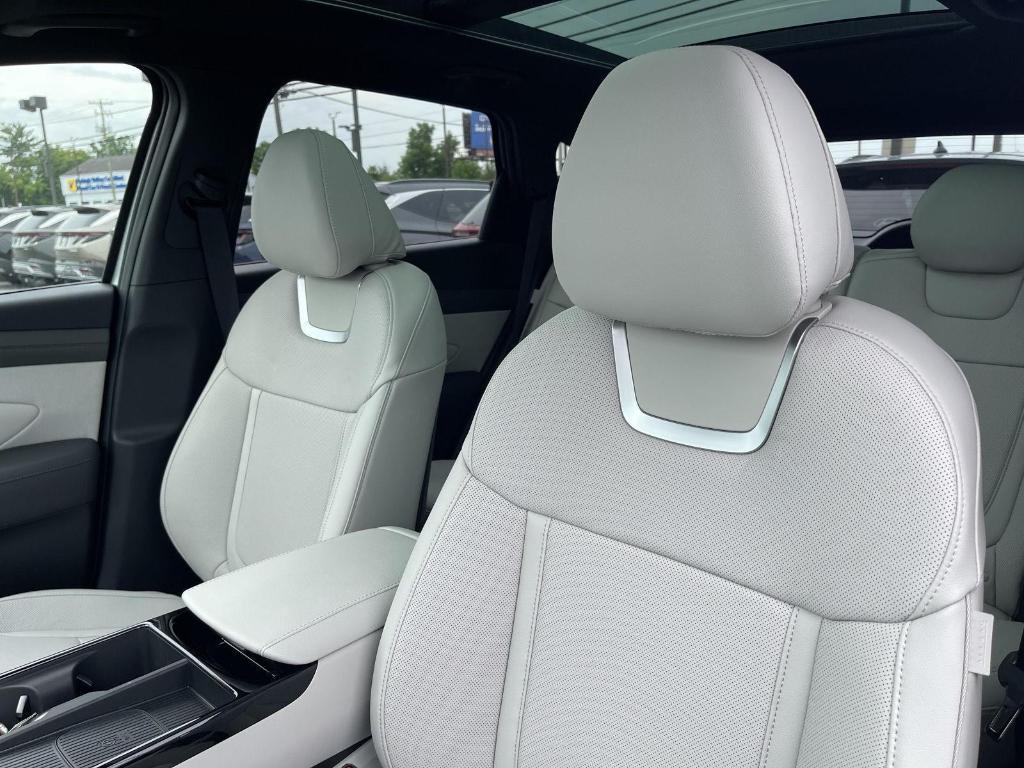 new 2025 Hyundai Tucson car, priced at $40,945