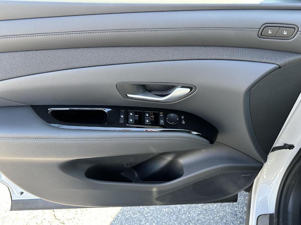 new 2026 Hyundai TUCSON Hybrid car, priced at $44,980