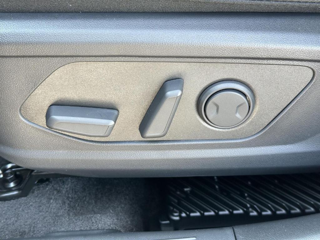 new 2026 Hyundai TUCSON Hybrid car, priced at $44,980