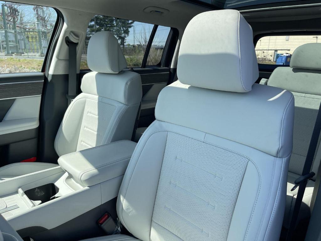new 2025 Hyundai Santa Fe car, priced at $50,104