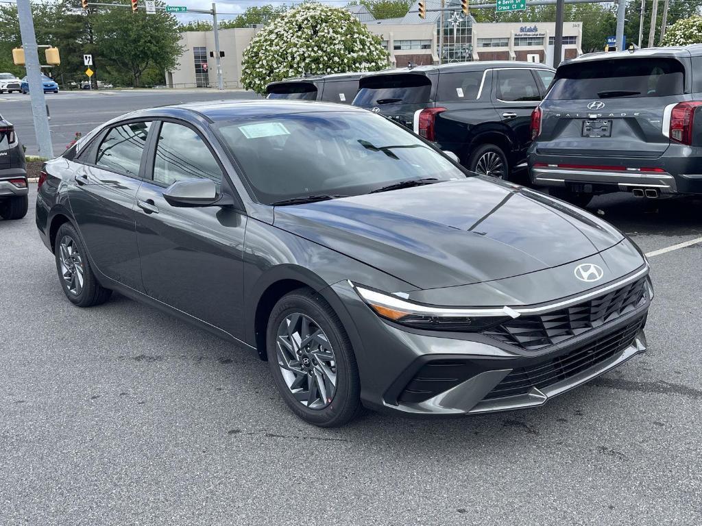 new 2026 Hyundai ELANTRA HEV car, priced at $26,789