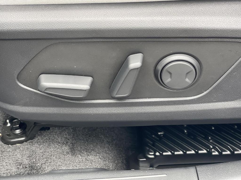 new 2025 Hyundai TUCSON Hybrid car, priced at $43,049