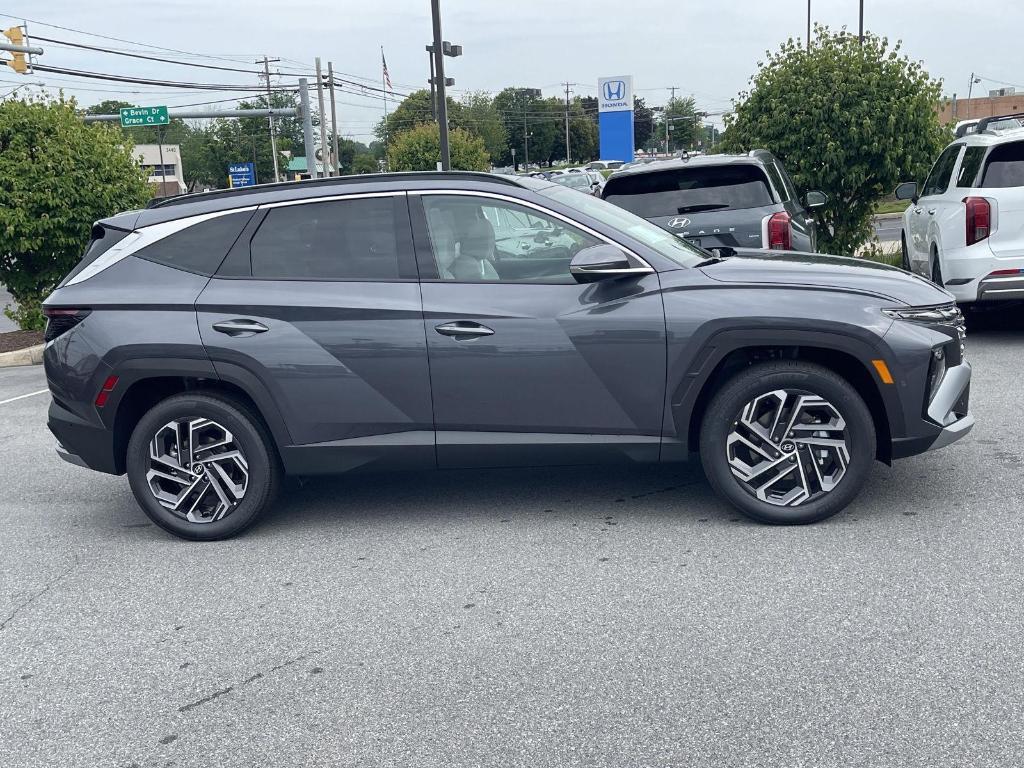 new 2025 Hyundai TUCSON Hybrid car, priced at $43,049