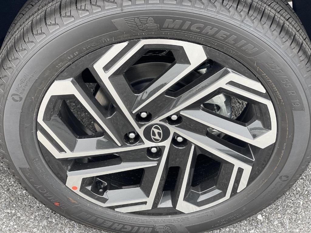 new 2025 Hyundai Tucson car, priced at $40,945