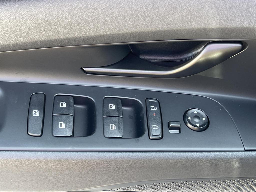 new 2025 Hyundai Elantra car, priced at $24,436