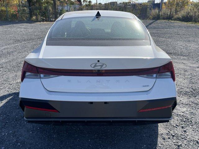 new 2025 Hyundai Elantra HEV car, priced at $31,555