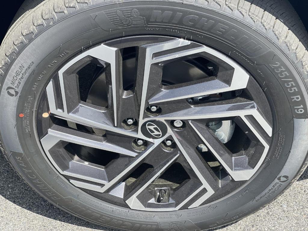 new 2025 Hyundai TUCSON Hybrid car, priced at $42,468