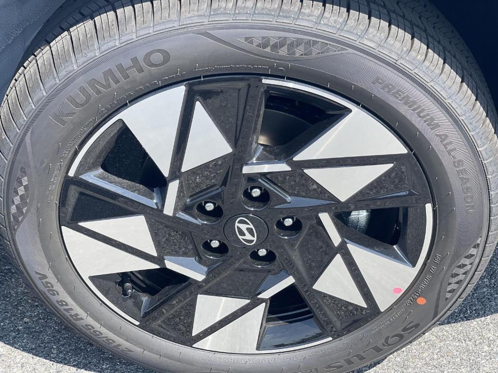 new 2025 Hyundai Kona car, priced at $28,081