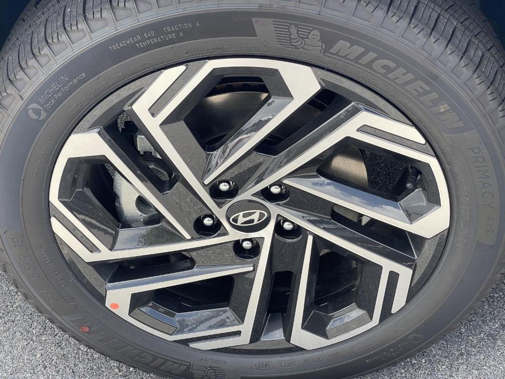 new 2025 Hyundai Tucson car, priced at $40,945