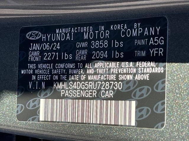 new 2024 Hyundai Elantra car, priced at $27,005