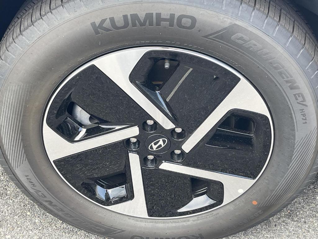 new 2026 Hyundai IONIQ 9 car, priced at $65,245