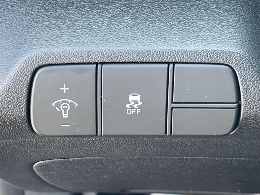 new 2025 Hyundai Elantra car, priced at $29,801