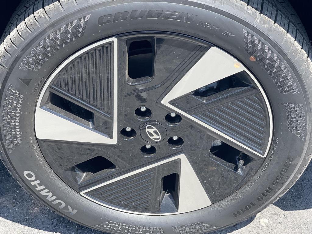 new 2025 Hyundai IONIQ 5 car, priced at $51,922
