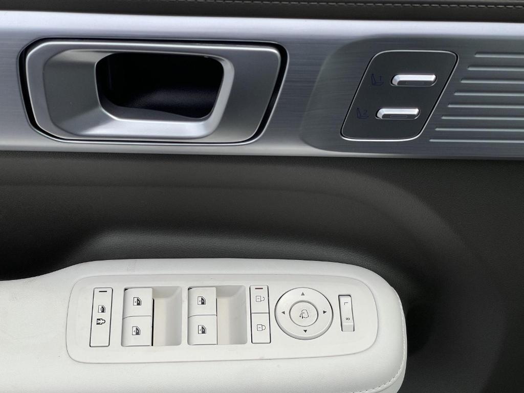 new 2025 Hyundai SANTA FE HEV car, priced at $49,830