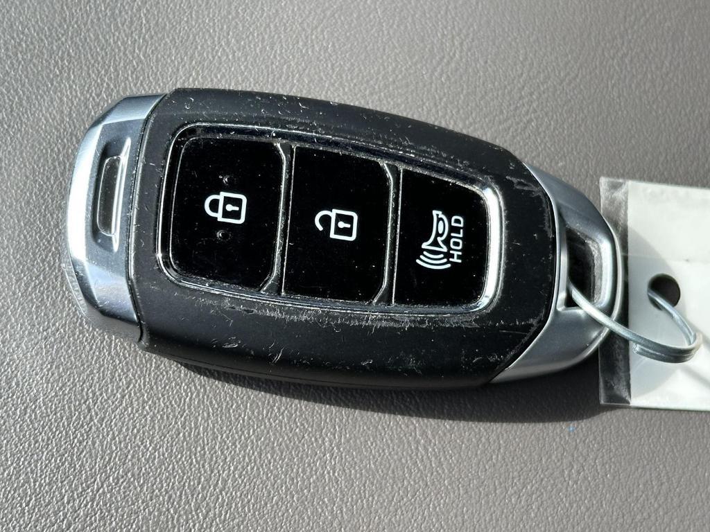 used 2020 Hyundai Santa Fe car, priced at $15,995