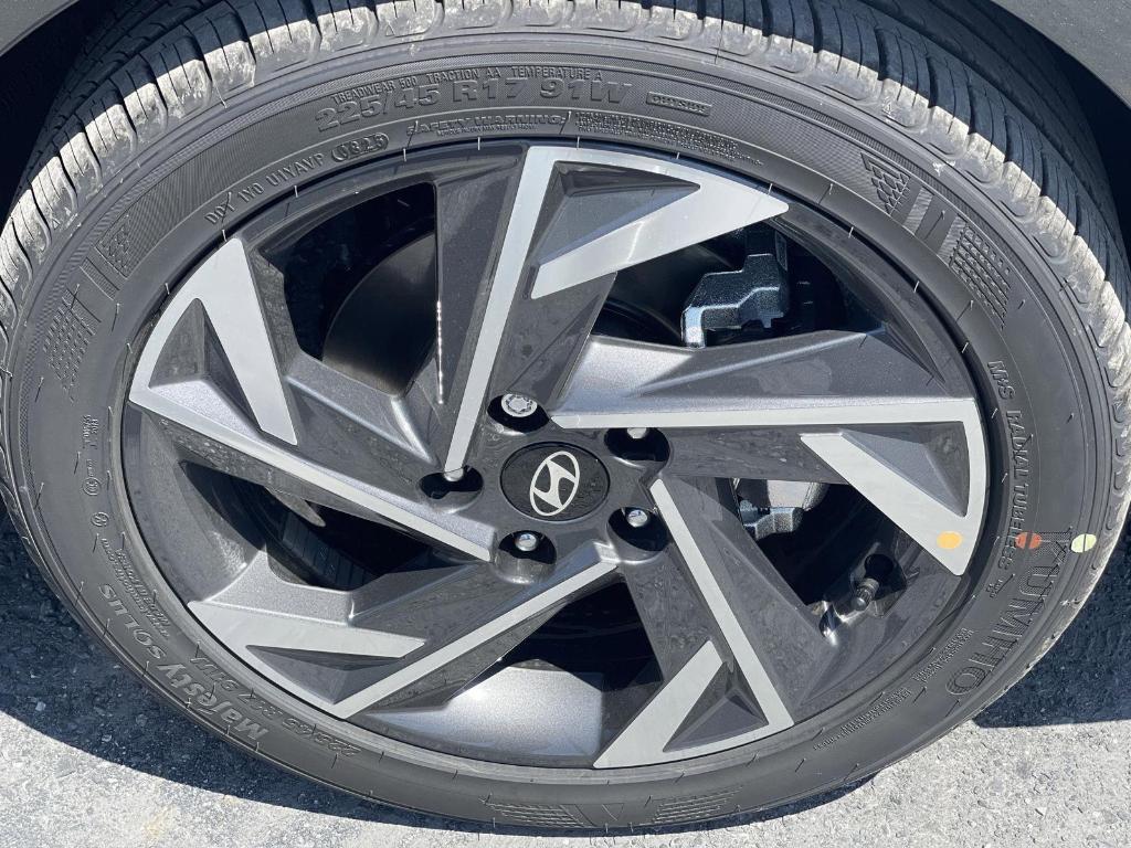 new 2025 Hyundai Elantra car, priced at $24,436