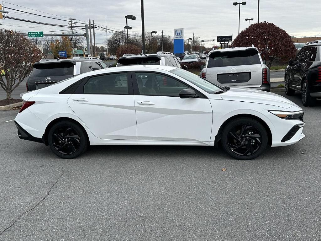 new 2026 Hyundai ELANTRA HEV car, priced at $29,221