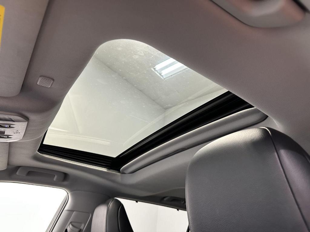 used 2022 Toyota Highlander car, priced at $35,495