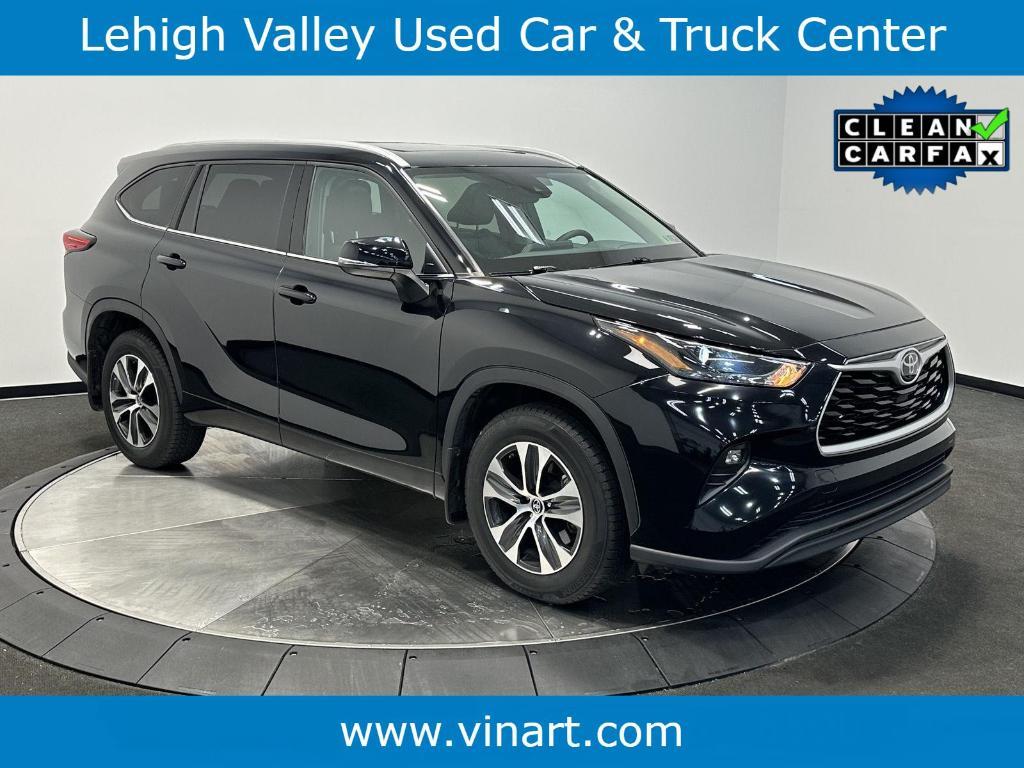 used 2022 Toyota Highlander car, priced at $35,495