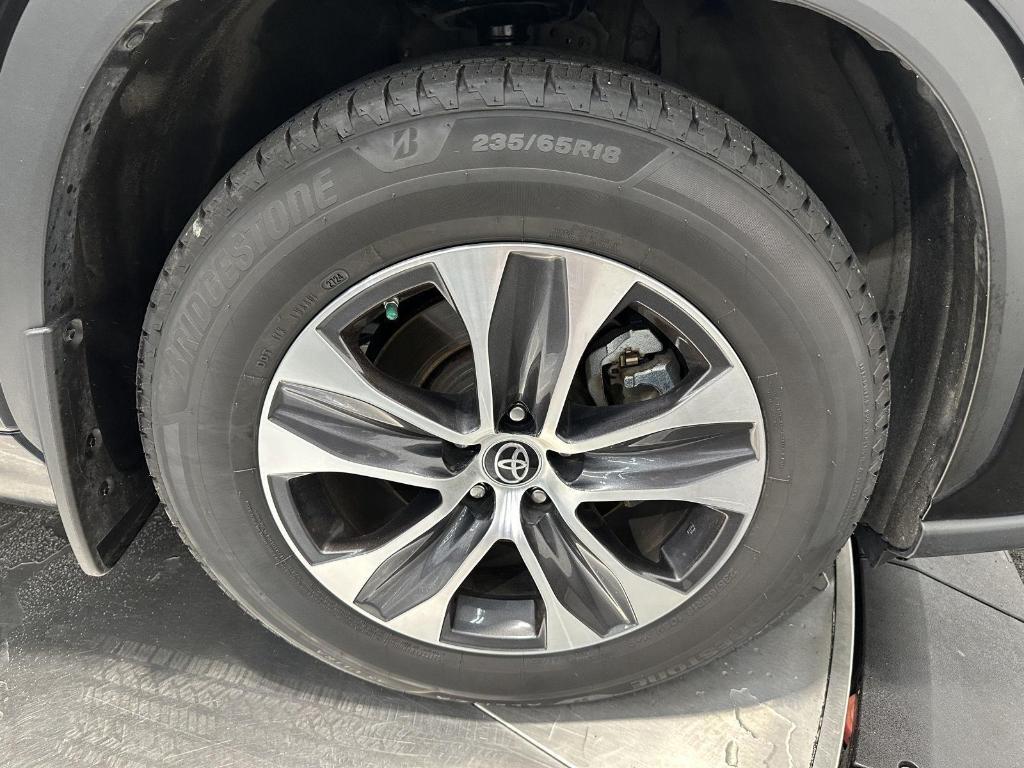 used 2022 Toyota Highlander car, priced at $35,495